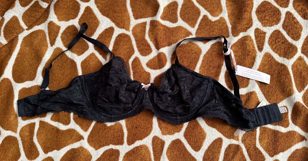 Victoria's Secret Body by Victoria Invisible Lift Unlined Lace Demi Bra 36DD Bla